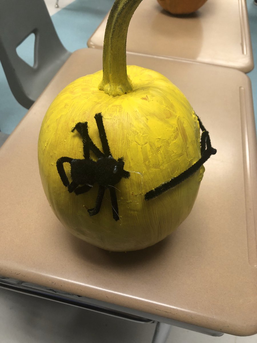 mshildebrandSMS's tweet photo. The 5D annual pumpkin paint, only 6 more sleeps until #Halloween @NMSHanover #art #pumpkin #october https://t.co/rAxZ5JN4iw
