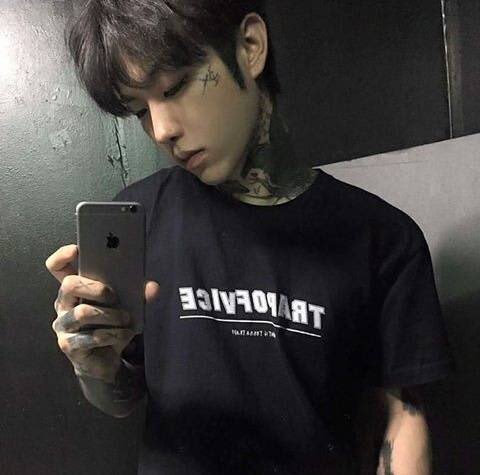 𝐁𝐚𝐝𝐳 ✞ 𝐟𝐭. tweet media