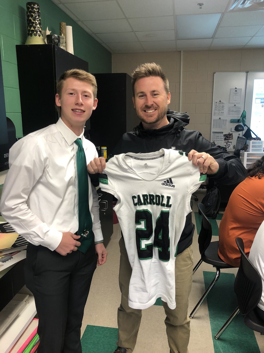 JoshSweat5's tweet photo. Thanks coach for teaching me the significance of the Italian Renaissance and the art movements #letsvangogh 🐲@coachrdodge @coachcott #DragonMVP https://t.co/OcD09Gz3vE