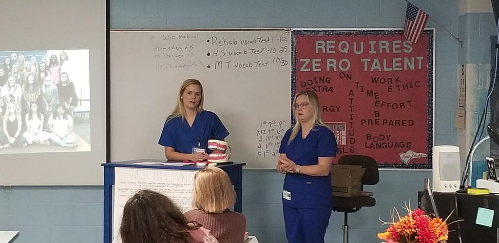 Stout131's tweet photo. Wallace State dental hygiene students sharing info on oral health and career information with LHS Medical Therapeutics students #lhsproud, #lhshosa https://t.co/nS44XsnQUp