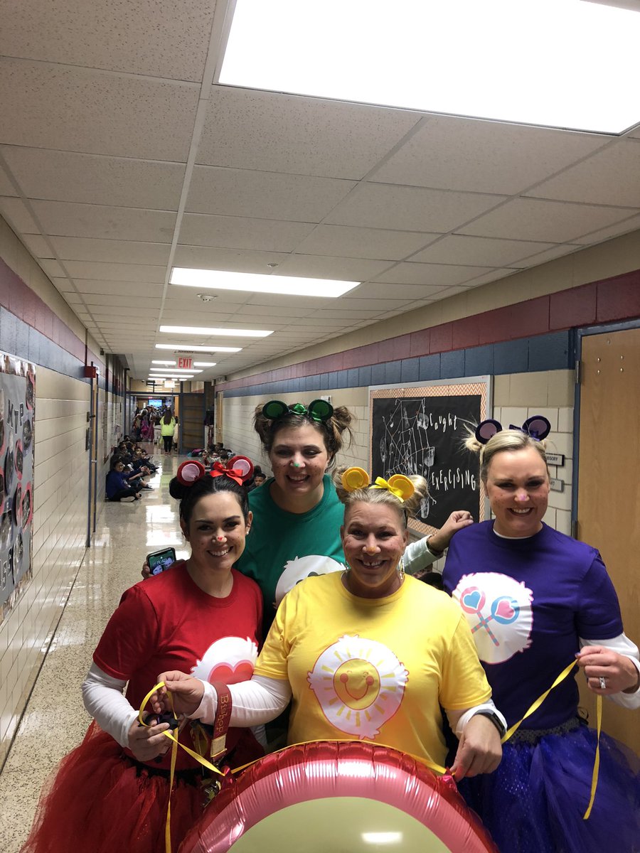 CounselorLoper's tweet photo. Our character is too great to use drugs or bully! What a great conclusion to a wonderful Red Ribbon Week!!! @bisdhhe https://t.co/jJEDB3vgpJ