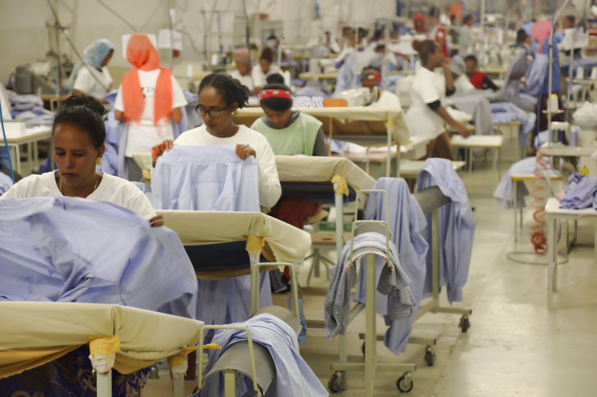 FridayMotivation:

Our Productivity is at its Best thanks to our hardworking staff at Za.Er ! 

#dolcevitaeritrea #shirt #shirtproduction #export #factory #cloth #design #textilefactory #madeineritrea #madeinafrica #shirtproduction