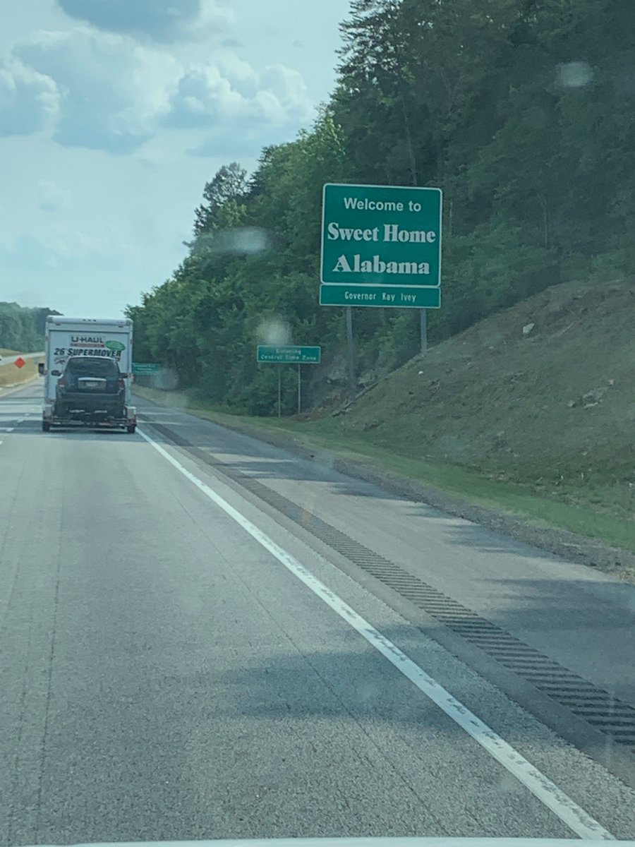 DalDisconnected's tweet photo. I'm so excited to share this post about the extreme household purging we had to do to prepare for our move across the country! #crosscountrymove #simplifyyourlife #sweethomealabama https://t.co/CRmm2XlROt https://t.co/wakfnU56ec