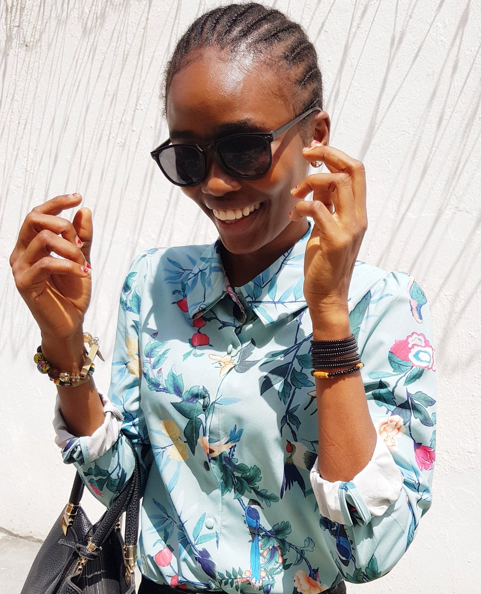 nae_bom's tweet photo. Spoke at CONFIDENCE school today, I am more CONFIDENT!🥰💪😊
Weekend Vibe #Friday
#SettingYourGoals #StayingFocus https://t.co/POG2Q4u9LO