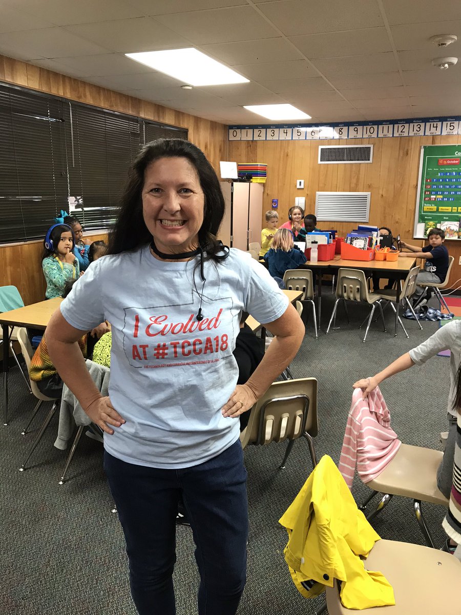 Jamaymiyuki's tweet photo. Excited about the Chicks and zooming over the weekend! Sandra Mroz is going TCCA for more awesome learning! #fearless19 @TCCAConf @CyFairEdTech @CFISDPK1 @CopperfieldRose @zoom_us ❤️ https://t.co/2PXUCxdaSH