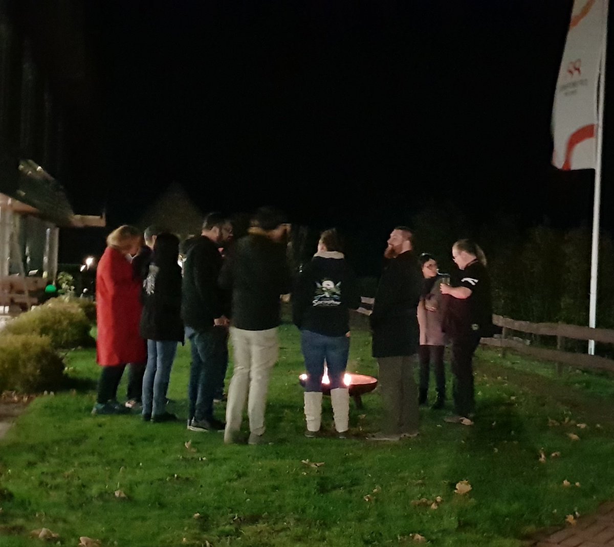 PetraCyber's tweet photo. Addendum from yesterday:
After a fruitful working day to the well-earned barbecue :-)
#T3INIT #T3INIT19 #TYPO3 https://t.co/X5Hx80uA36