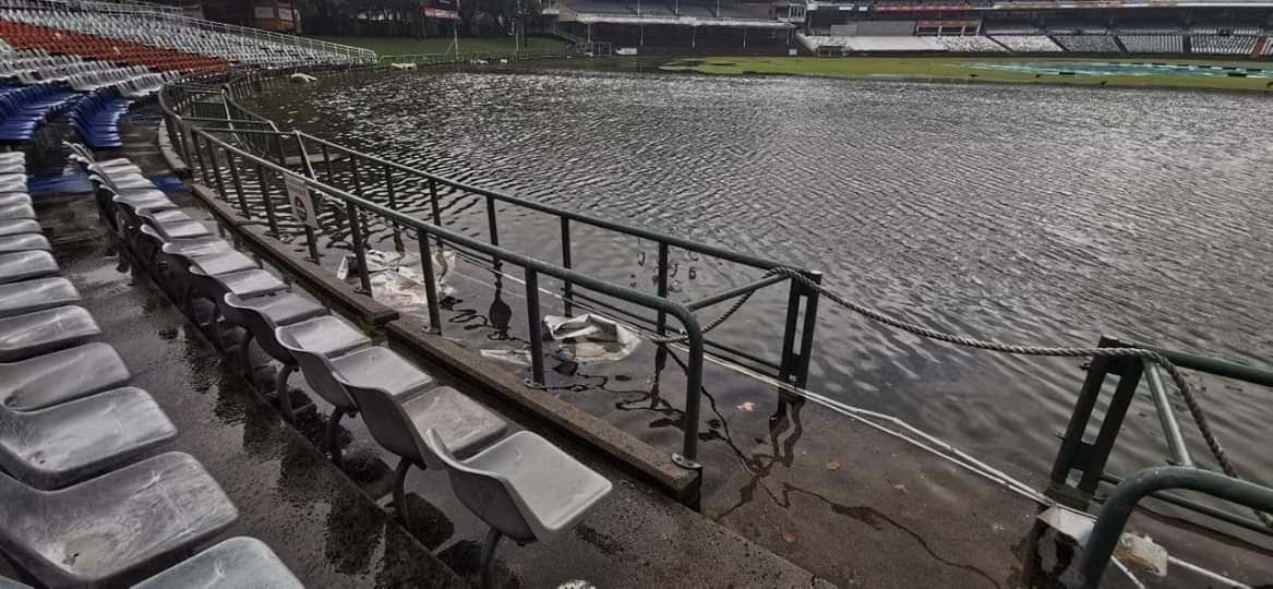 Download Rob Beezy On Twitter Cape Town Rain Flooding Newlands For Android Free Wallpaper Rob Beezy On Twitter Cape Town Rain Flooding Newlands Desktop Wallpaper Free