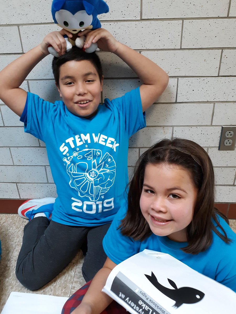 MsBray214's tweet image. We are working on our PSAs! We can&apos;t wait to see everyone at the Showcase today! #MassStemWeek #5thGrade #WhitcombStemWeek #SonicSky @MPSPanthers