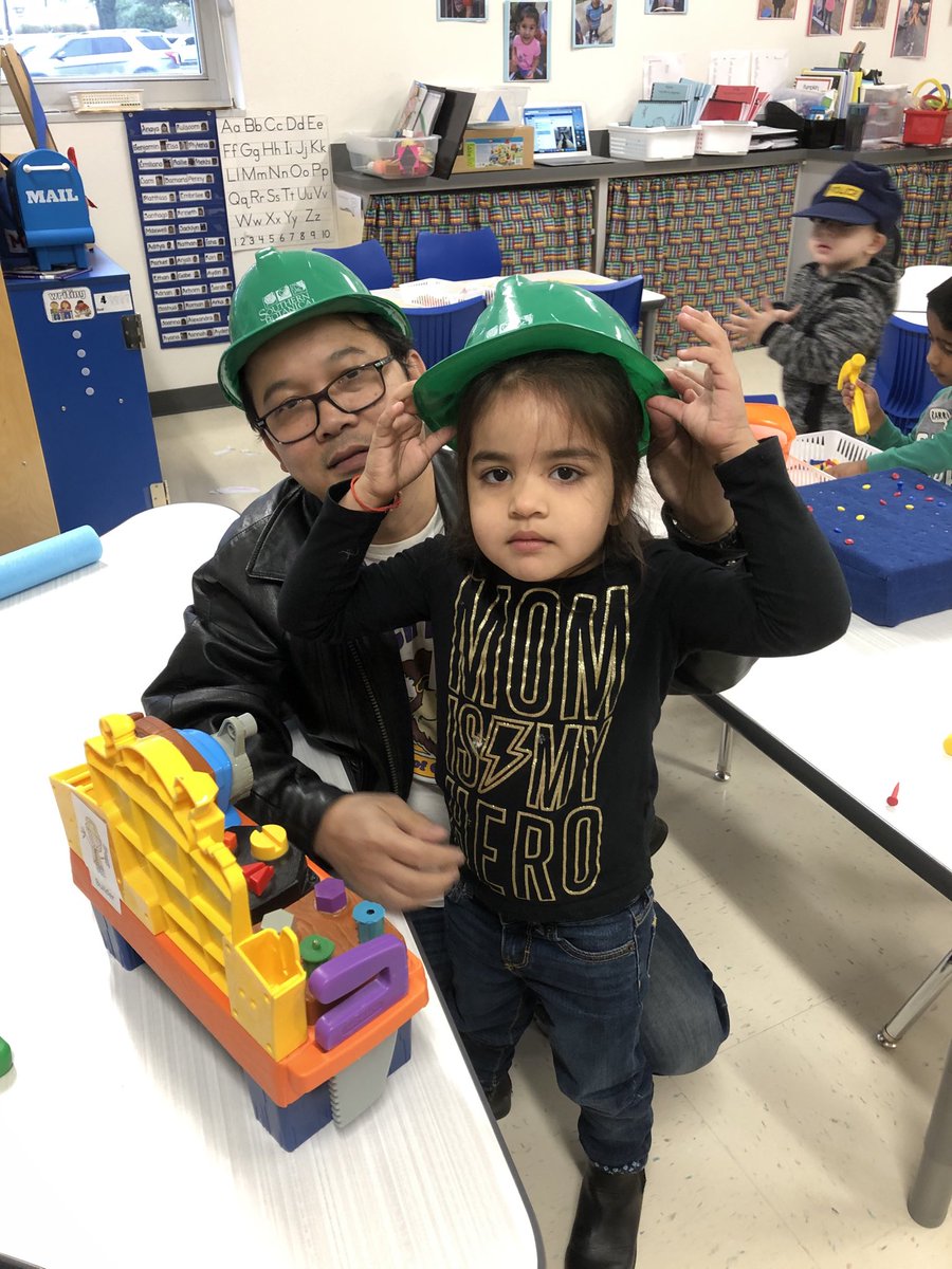msprinceprek's tweet photo. Thank you to our wonderful WATCH DOG Dads for joining us in our Community Helper play. #polserproud #lisdpk ⁦@PolserES⁩ ⁦⁦@pprekfriends⁩ https://t.co/WC7iibWF1O