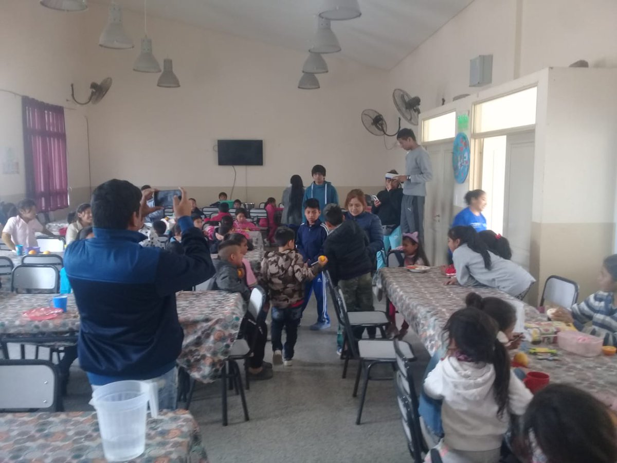 Sorteó por el día de la madre en la Escuela Cristóbal Colón 😊💙
#PorMasSonrisas😊
<a href="/juancarlosvilc/">Juan Carlos Vilca.</a> 
<a href="/patriciapinasco/">Patricia Pinasco</a> 
<a href="/fguillesaavedra/">GUILLERMO SAAVEDRA</a> 
<a href="/sebabonduri/">Sebastian Bonduri</a> 
<a href="/TatIanaaaDiaz/">Tatiana A. Diaz</a> 
<a href="/IbaezAzucenaM1/">IbañezAzucenaM</a> 
<a href="/leonor_carrizo/">Leonor Carrizo</a> 
<a href="/omarvilte93/">omar vilte</a> 
<a href="/JesyMMartinez20/">Jesica</a> 
<a href="/HernanP44336362/">Hernan Prieto</a> 
<a href="/CayoMelisa/">Meli🕶</a>