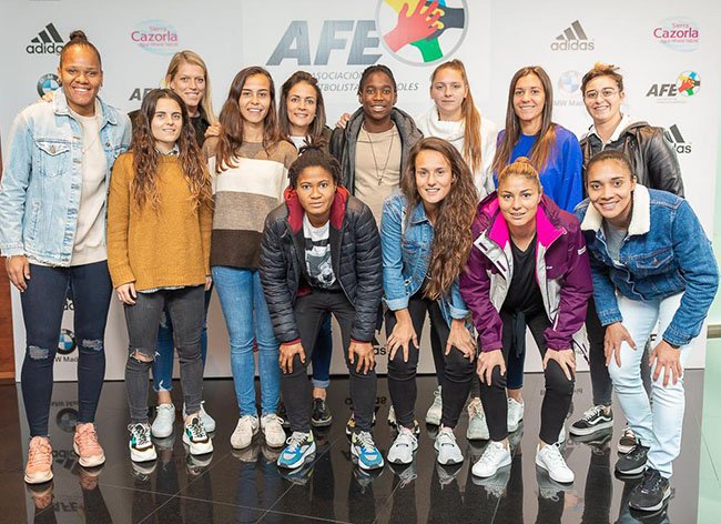 Las futbolistas en España 🇪🇸⚽️ cuentan con todo el apoyo de FIFPRO

Comunicado: 👉fifpro.org/noticias/comun…

#ligaiberdrola #Atleti #AthleticClubFem #deportivodelacoruña #FCBarcelona #RealBetis #RCDEspanyol #SevillaFC #Valencia