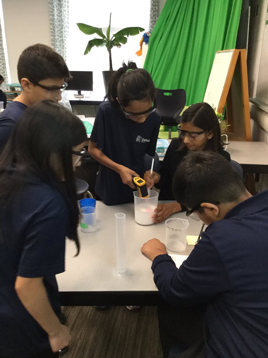 rebeccaurion's tweet photo. 5D heard about how we can turn animal poop and food scraps into useable energy. It was fun to experiment with chemical changes! @DolsonPS https://t.co/O9giCXydNG