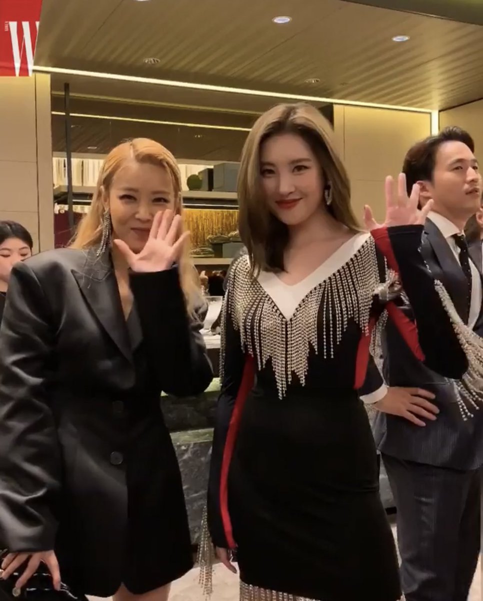 wondergirlspics's tweet photo. Yubin and Sunmi together at the ‘Love Your W’ event 191025 https://t.co/PUELyNHQEe