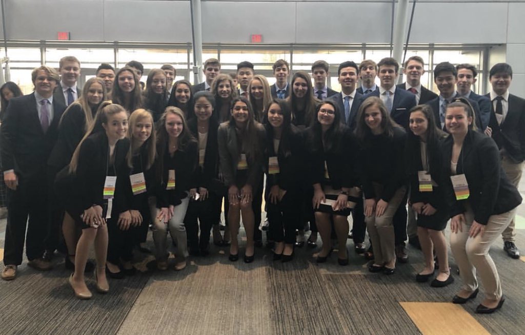 Membership Week Day 5: Chapter Photo!!! <a href="/VirginiaDECA/">Virginia DECA</a>