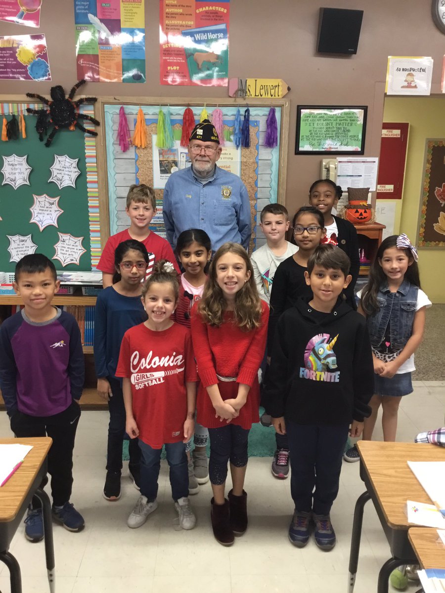 M_Lewert's tweet image. Had a great time meeting our veteran, Mr. Ray.  Thank you for your service!  @joanne_shafer @WdbgSchools