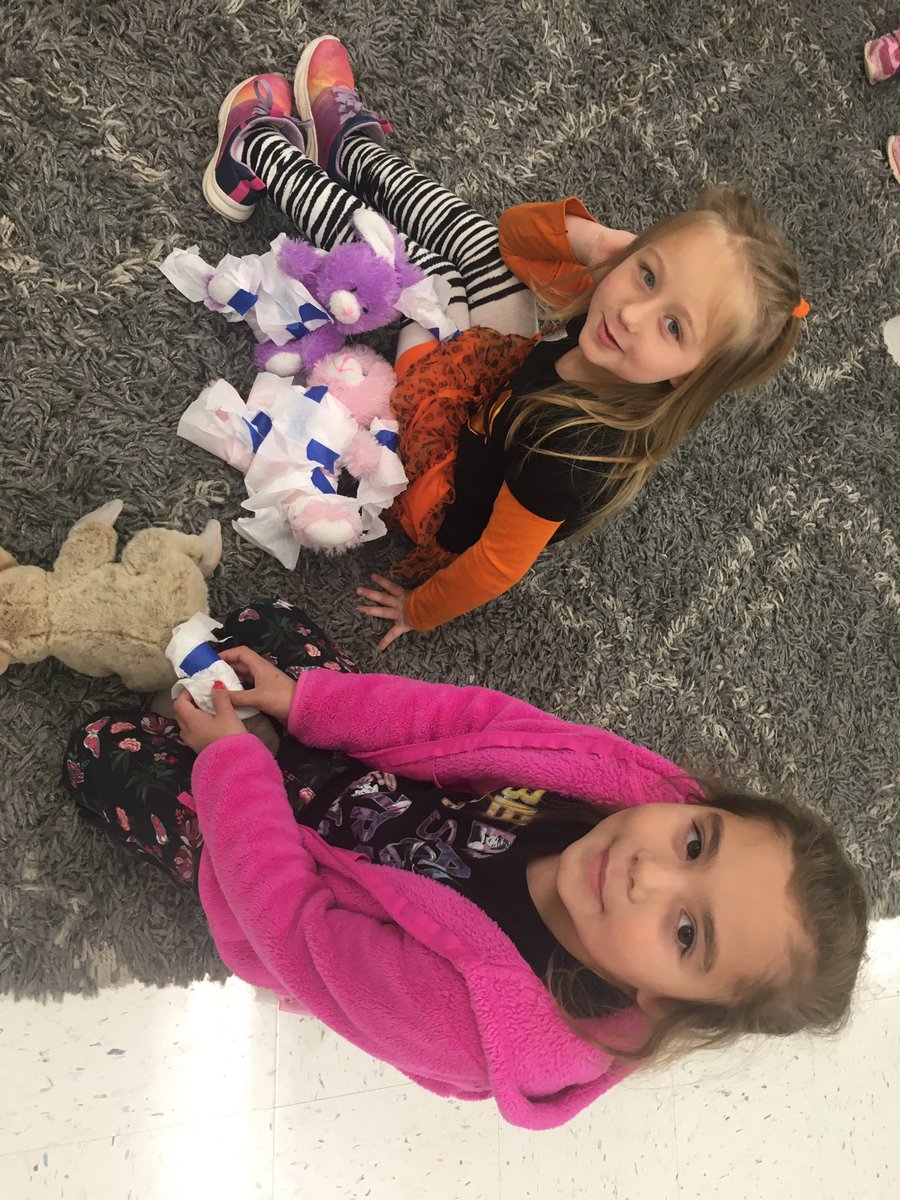 marleneaking's tweet photo. Students in Ms Emery’s library class read the book “Where’s My Mummy?” They also made their own mummies. #kingstonk14 https://t.co/QGxXlHiwai