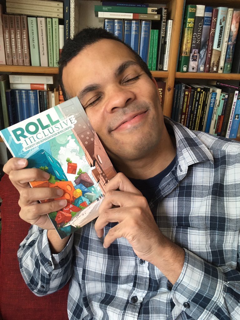 fantasyautor's tweet image. Ein besonderes Buch ist bei uns angekommen. 😍 

»Roll Inclusive: Diversity &amp;amp; Repräsentation im Rollenspiel«
Hrsg. v. @AskDoan1, @frankr821 &amp;amp; @JudithCVogt

(Pssst! Für Autor*innen: Vieles in dem Essayband lässt sich aufs #Schreiben übertragen.😀)

#pnpde #RollInclusive #ttrpg
