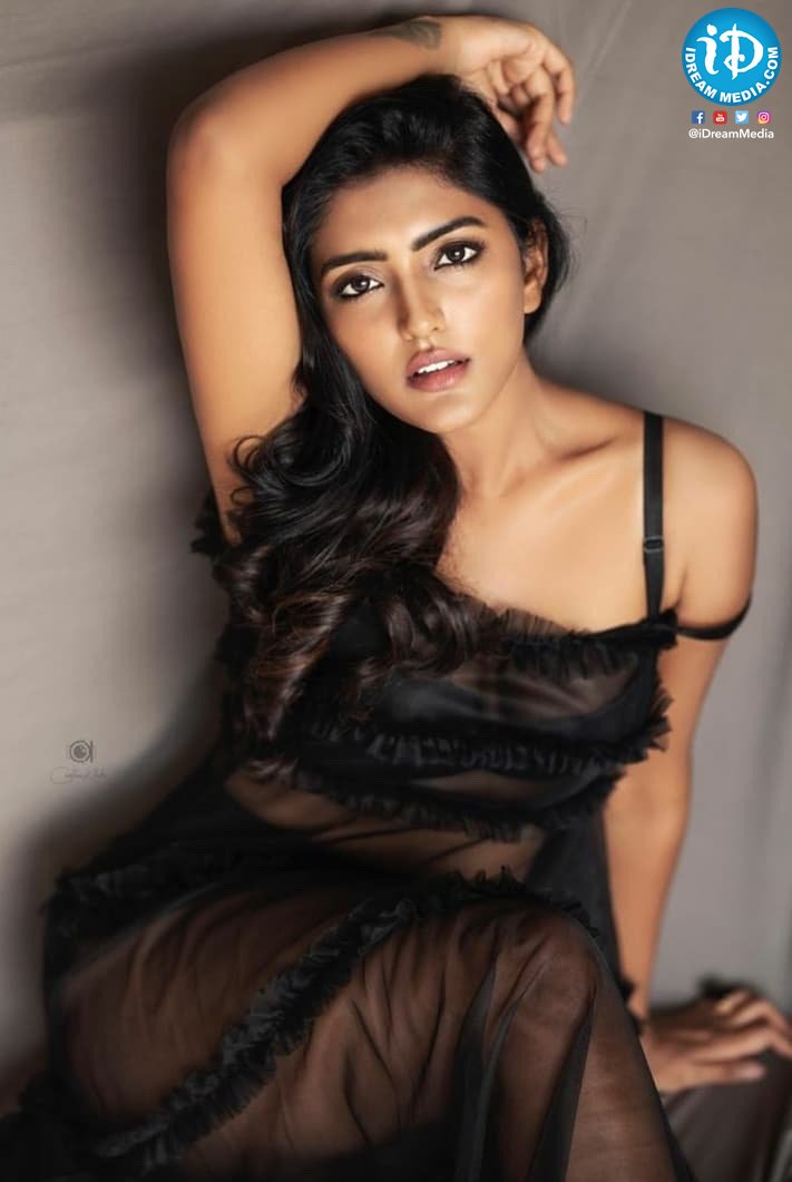 iDreamMedia's tweet photo. Gorgeous @YoursEesha recent stills!! 🖤 😍

#EeshaRebba #TollywoodActress #iDreamMedia

Subscribe to https://t.co/dOHgmd4Ghp https://t.co/7jBiXHdLQh