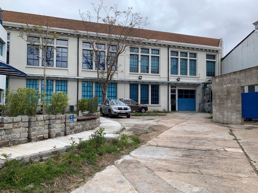 enedis_pdl's tweet photo. Quand le savoir-faire français 🇫🇷 dans les #smartgrids et le #bigdata s’exporte en Uruguay 🇺🇾... Notre chargé de grands projets en Pays de la Loire @jeromemezille est parti en mission une semaine chez UTE pour démontrer les services que Linky peut apporter aux clients 💪🏼 https://t.co/3C5dvFgaQ5