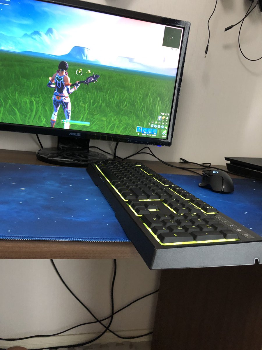YUYU_FN's tweet photo. キーボード、マウス、モニター、マウスパットを上げます
参加条件
フォロー
RT
です
締切は11月1日です https://t.co/JWyeU5gqy0