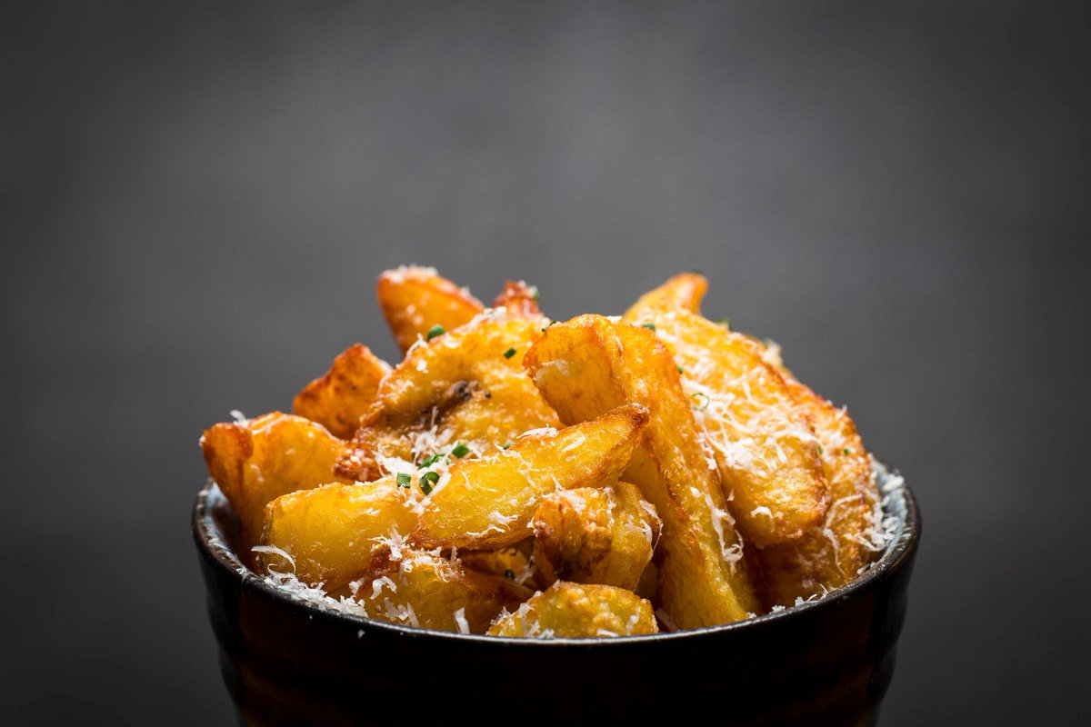 If you haven't tried our Manchego Truffle Fries then that has to change because you are missing out big time with these beauties 😍 
-
Book your way to Manchego Truffle goodness >>> bit.ly/2XOv50s
Or call us on >>> 0141 406 9880