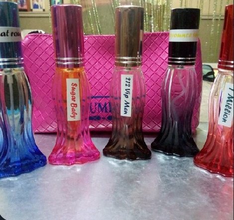 KOBI_KOBZ's tweet image. Break is over, back to business 😌

Bad smell is a big offence 😑😒
You deserve to smell better😘
Get your oil perfumes from us biko for shikini money 😎
#LuxuryForLess⚘
#YourPerfumeOilPlug🌺
#VeryAffordable #LongLastingFragrance🥰
Come and buy what sis is selling 😭