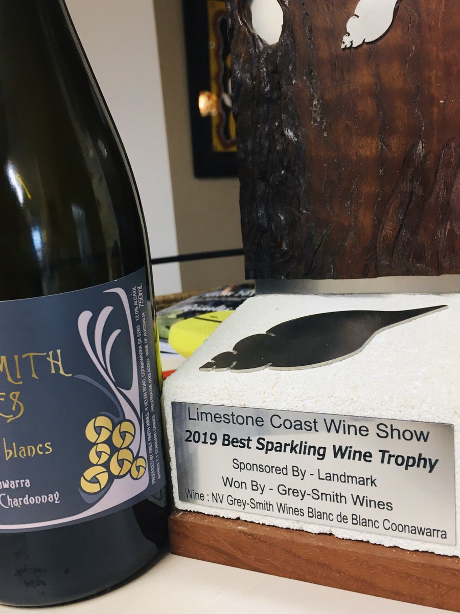 SparklingUlly's tweet photo. I am #SparklingUlly #GSBdB #coonawarra @LCWineShow #trophy #stillsmiling https://t.co/4ZXLti5BIj