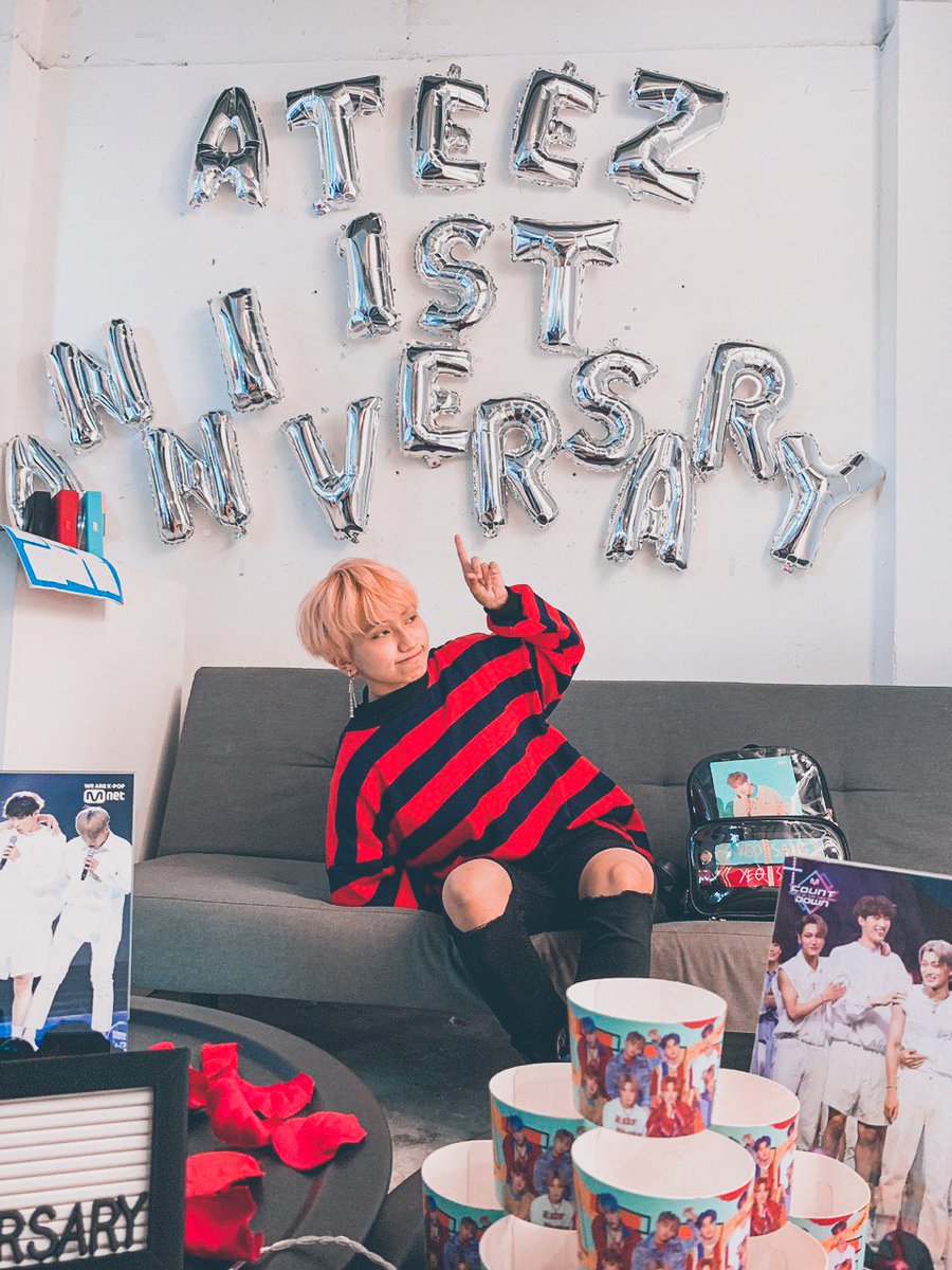 nuradancer's tweet photo. I yeeted from school to here asdfghjkl #UtopiacafeGA #FORATEEZ_UTOPIACAFE @UtopiaCafe1024 https://t.co/WqqlyWc6ZK