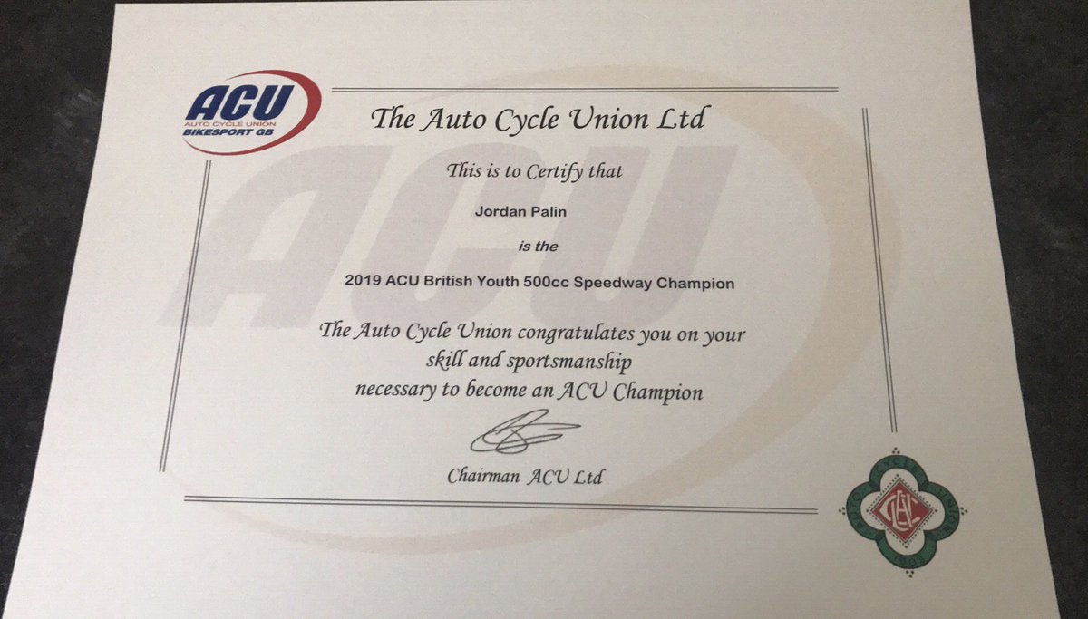 JordanPalinUK's tweet photo. 🇬🇧Your 2019 British Youth 500cc Champion 🇬🇧Thank you to everyone
#SWR
#GTR
#dsr
#100%
#bell
#atpi
#dzign
#trsuk
#rentruck
#mooretech
#reginachains
#motorvationtrainingLTD
#waynecarterspeedway
#bradshawfencing
#ellierosetravelLTD
#LedgendsRebels
#gcraceproducts
#speedwayportal https://t.co/pt1YHQytgi