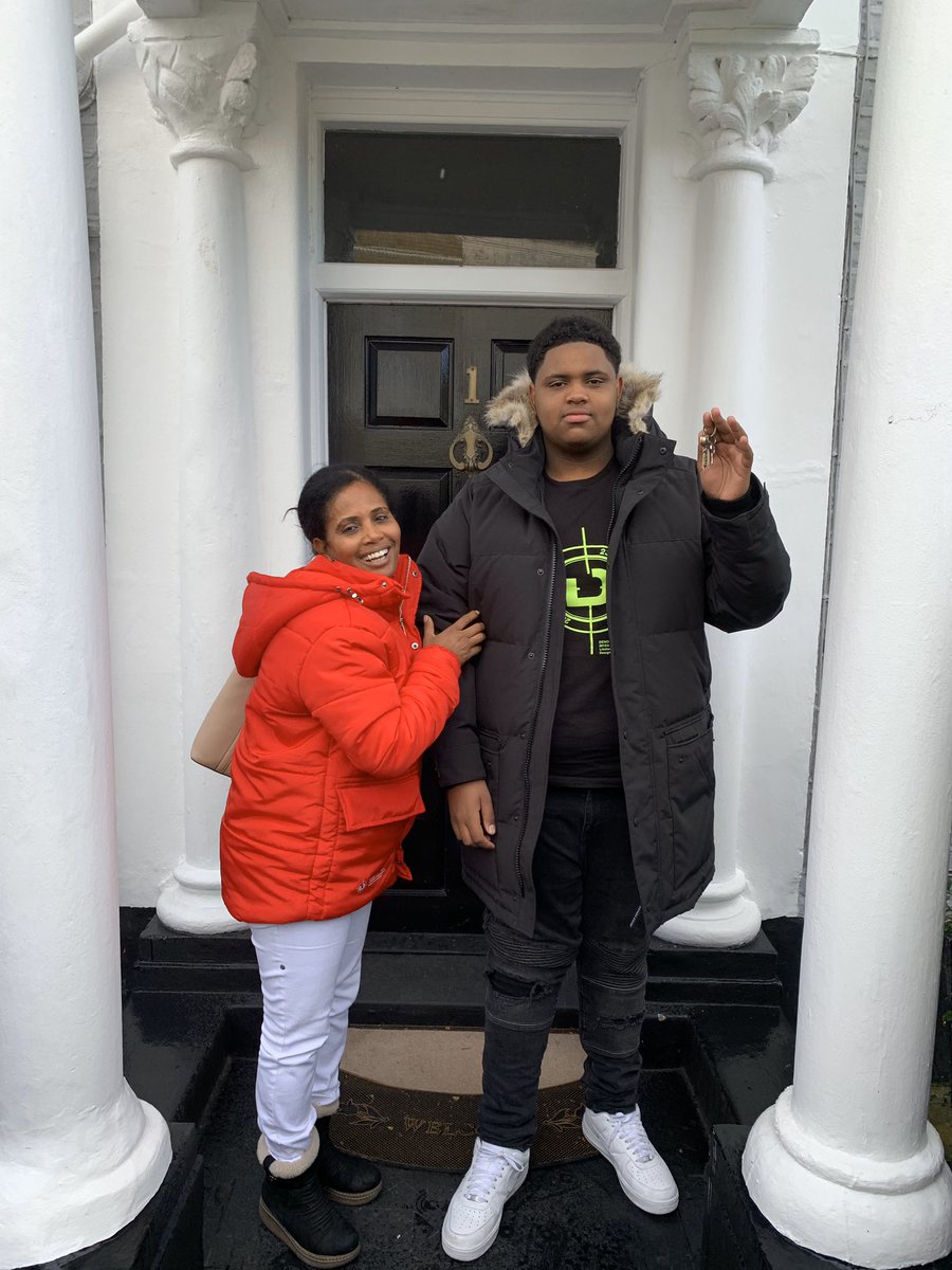 My first EP dropped today and the same day I managed to buy my mum a house at 17 😭🥳 She’s a real one so it’s what she deserves 💯 Don’t need no chains or a watch to be a g, invest right 🙏🏽🙌🏽 Thank God for the blessings!! The EP Eye 2 Eye is Out Now on everywhere ❤️ Link in bio