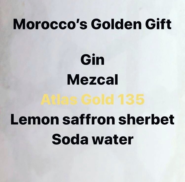 A long, refreshing drink with a deep smokey finish. This cocktail shines gold like Moroccan sun ☀️ #mixologist #gin #gincocktails  #cocktailoftheday #bitters  #mixology #welovecocktails #sliceoflemon #dashofbitters #FridayFeeling