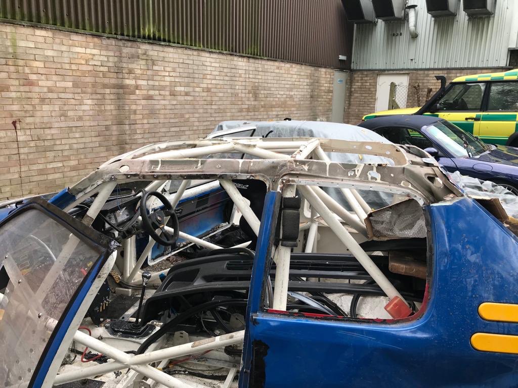 SleepylionRally's tweet photo. Peugeot Progress 💪 Ready for the new roof! https://t.co/kmLzmBUHCz