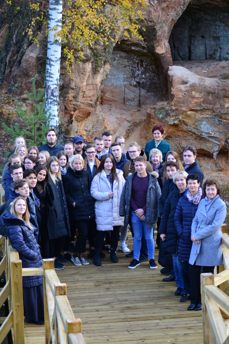 Bankuaugstskola's tweet image. 15. oktobrī Banku augstskolas studenti apmeklēja Vidzemes plānošanas reģions, Vides risinājumu institūta un Nordregio rīkoto forumu "Digitalizācija bioekonomikas attīstīšanai".

Vairāk informācijas: ej.uz/BA-studenti-bi…

#Bioekonomika #BAstudents #Mikroekonomika