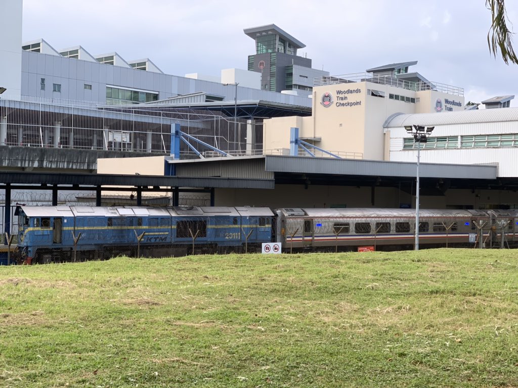 From Singapore Woodlands Checkpoint, my dream of taking Shuttle Tebrau to Johor Bahru Sentral never materialized. Tickets sold out weeks in advance. I’m content with looking at the Shuttle from a distance.