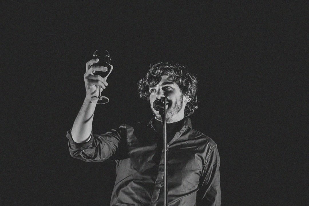 JackSavoretti's tweet photo. Thank you so much to everyone who came down to the show last night, for an amazing start to our #SingingToStrangers tour CHEERS

Photo by la.giulia_f https://t.co/IrG5suRlza