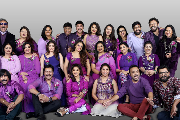 GulteOfficial's tweet photo. Megastar #Chiranjeevi to host #Classof80s
More details ➡️ https://t.co/Jt6CG7mVNU https://t.co/xpNFYhreRK