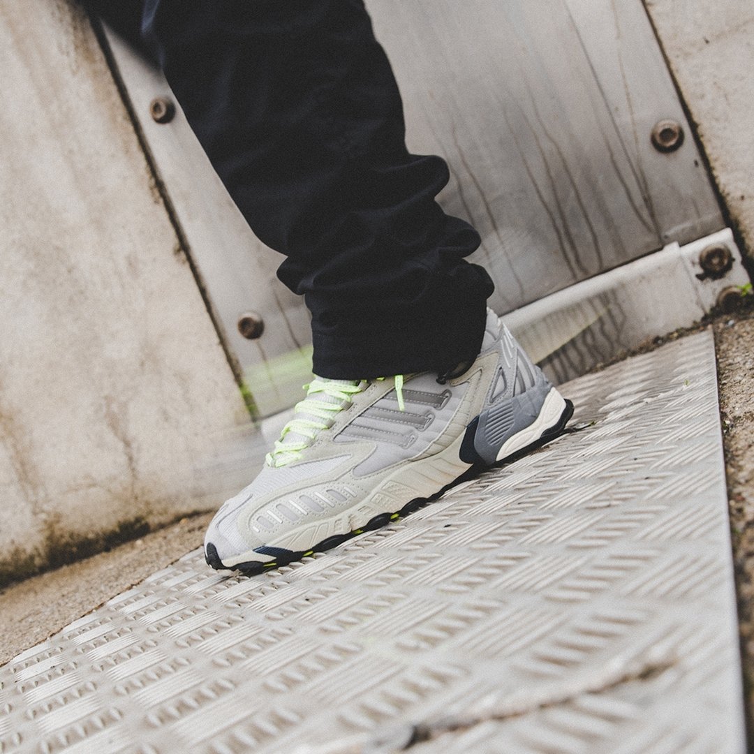 adidas torsion trdc on feet