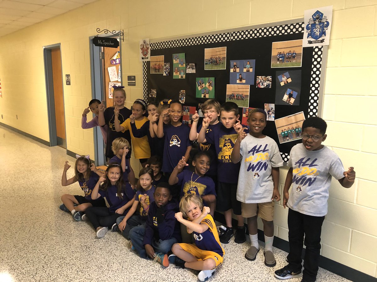 SharkAdmin's tweet photo. Ms. Speicher’s second grade class is Painting it Purple at Ridgewood!  #paintitpurple #ridgewoodrevolution #pcs https://t.co/tdYpayCcS6