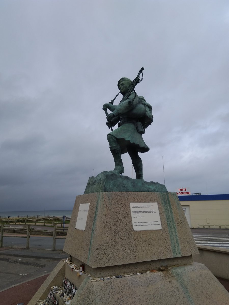 battlefields2's tweet image. Bill Millin Memorial Sword beach