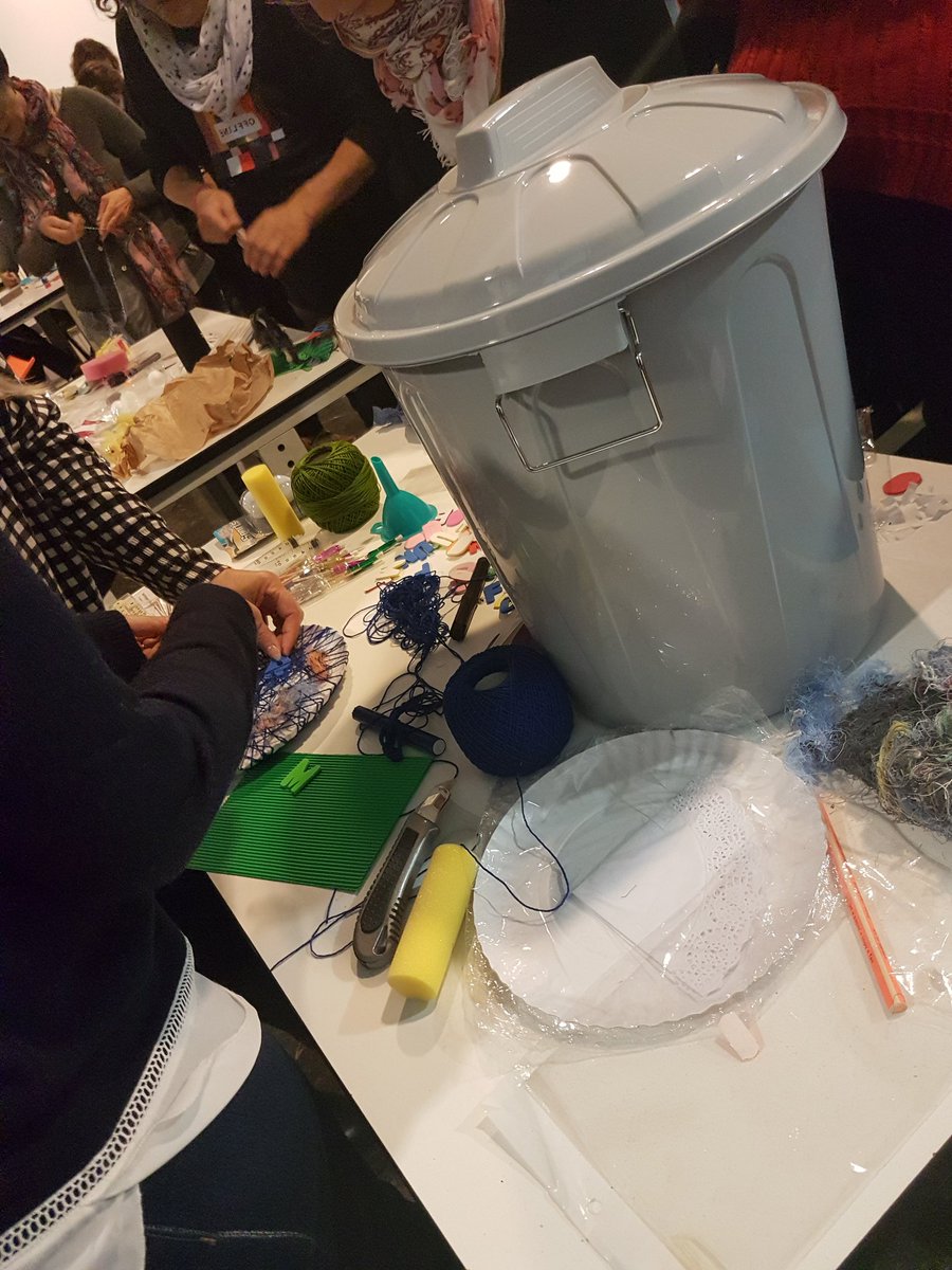 pousa_maria's tweet photo. Estamos facendo un libro-obxectoxolectivo sobre o Medio Ambiente con Pablo Otero. #bescolaresgal Comunicación e cidadanía. #ODS #bibliocreativa #BE3C #BECCC https://t.co/9Jz3bJ9Twm