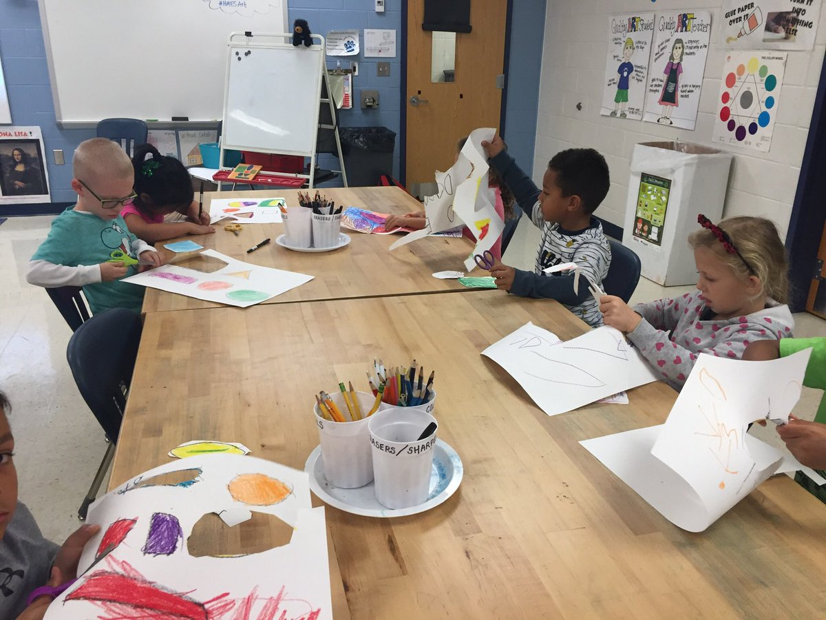 AimeeRop's tweet photo. Kindergarten is learning the important skill of cutting in my art class this week! shape collages are the best! 😉@HaymarketCubs #haymarkettogether #hmesart https://t.co/0GAdDWPRRo