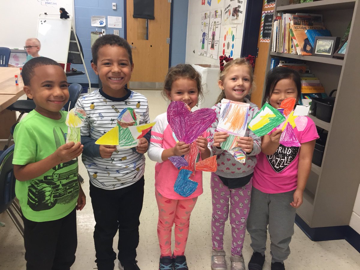 AimeeRop's tweet photo. Kindergarten is learning the important skill of cutting in my art class this week! shape collages are the best! 😉@HaymarketCubs #haymarkettogether #hmesart https://t.co/0GAdDWPRRo