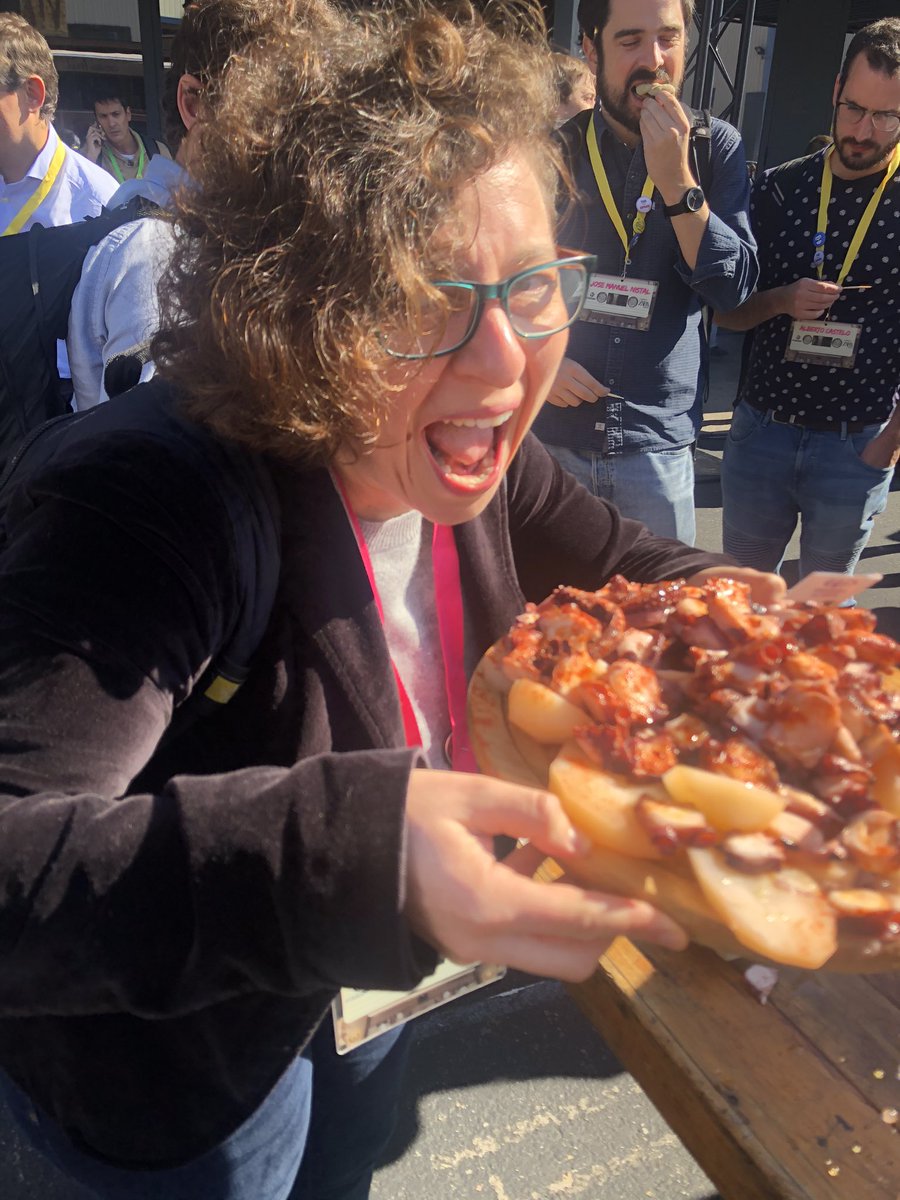 Currofile's tweet photo. No se los demás, pero yo estoy comiendo UN PLATO de pulpo, ni más ni menos #reto19 #tarugo4 😂 https://t.co/tNagJ4UIj7