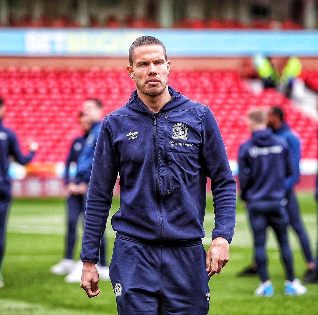 FrSerieA's tweet image. [Sky Italia] Pour parer à l'avalanche de blessures au milieu de terrain, le Roma est sur le point de recruter Jack #Rodwell. L'ancien joueur de Blackburn est libre de tout contrat &amp;amp; se trouvait hier à l'Olimpico pour passer la 1ère partie des visites médicales.