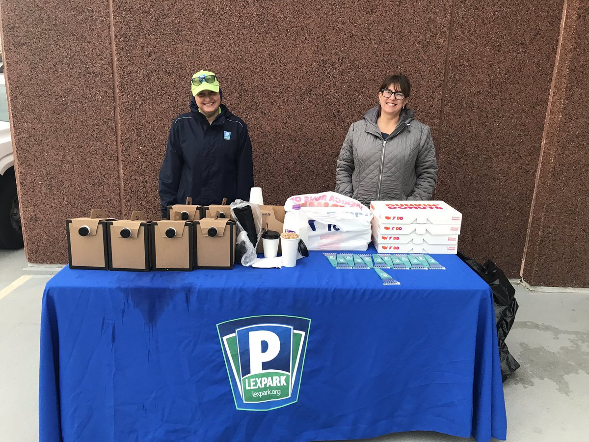 gmeansparking's tweet photo. Another @LexParkingAuth #CustomerAppreciationDay, today we’re featuring @CupCommonWealth ☕️ &amp; @dunkindonuts 🍩 More coming soon to a #LEXPARK garage near you!! Get your free LEXPARK ice scraper https://t.co/g4QfPgfjoP