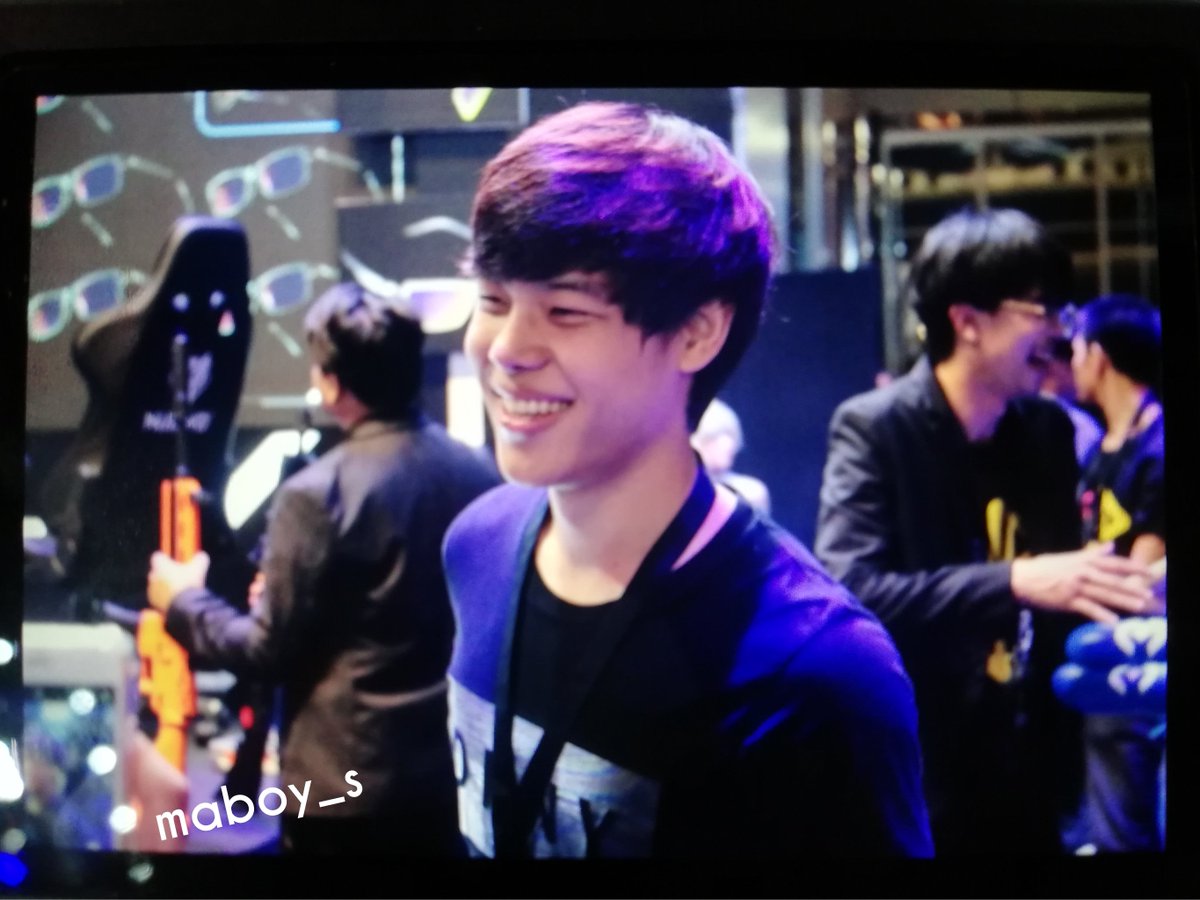 MaBoy_s's tweet photo. [Preview] 25102019 Thailand Game Show 2019 : Tomorrow 
 ไม่ยิ้มตามก็ให้รู้ไป 😝✨
#Mickiepp #ThailandGameShow2019 https://t.co/V0fYB2h8Gp