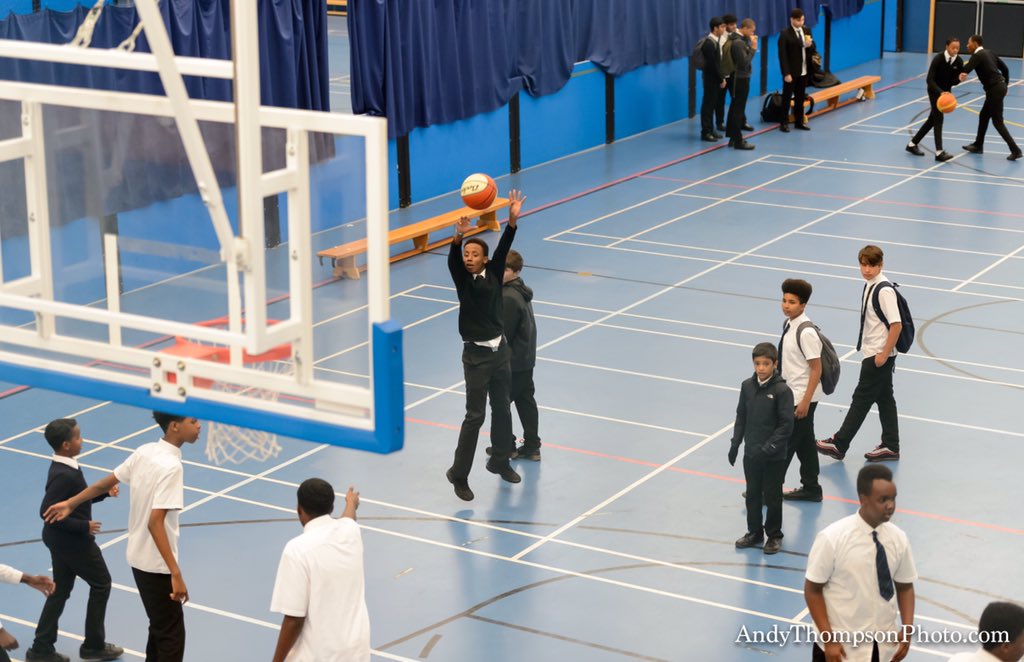phothompson's tweet photo. Opening up their sports hall at lunchtime is one way @_City_Academy with @Sport_England’s help are encouraging active lifestyles in their students. https://t.co/0dxdf3dIHU