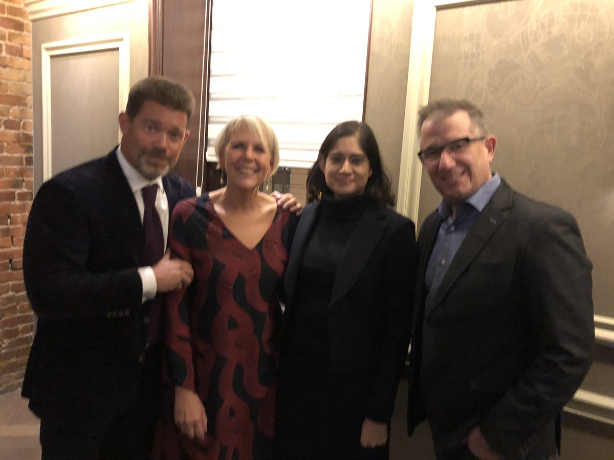 Congrats to Anita Asgar for an outstanding education evening in Montreal to discuss #TAVR evidence and best practices. Always a pleasure to copresent with @JLVelianou and David Wood @CHVI85209027.