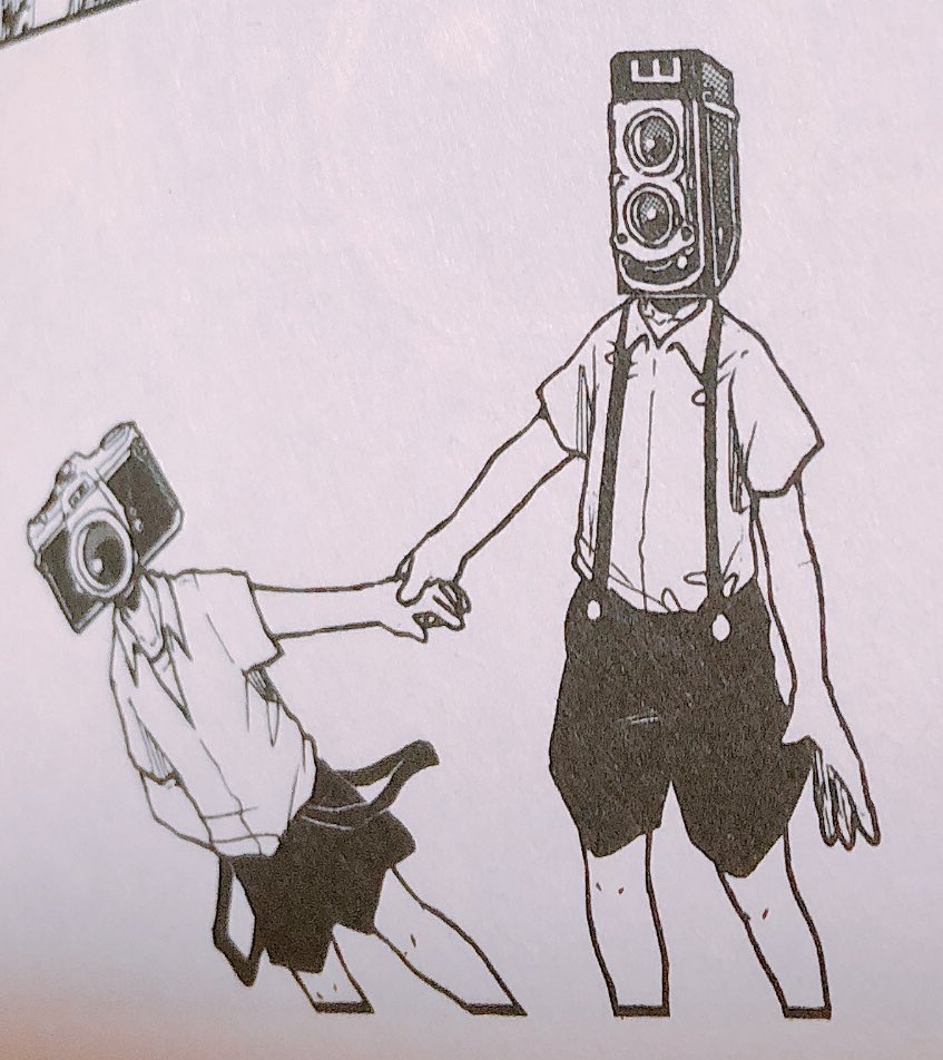 凄く久しぶりに二眼レフの異形頭お兄さん（光岡くん）を描いたわけですが、めちゃめちゃ難しいなこの人の顔！！！レンズ先に描かないと視点定まらないのすっかり忘れてたし本来ものさし使わないとキまらない顔してるし！！！！でもそーゆーとこも含… 