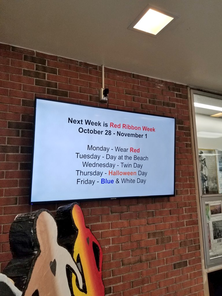 EricHeisey's tweet photo. Love this!  Excellent way to inform the kids and improve our environment.  @etownPAschools @EtownAreaMS @FixingEducation https://t.co/MuAC73oJOb